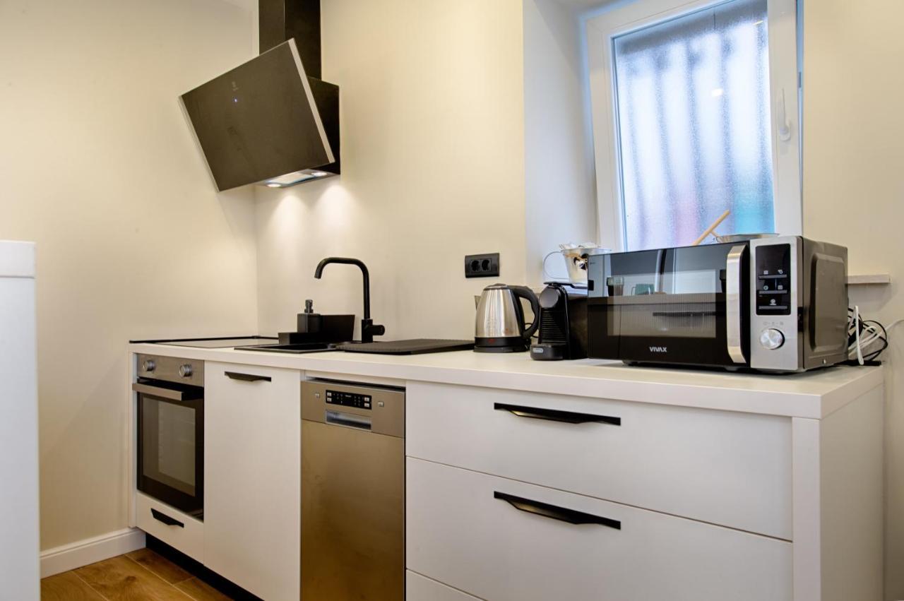Apartment Kirinkin Віс Екстер'єр фото