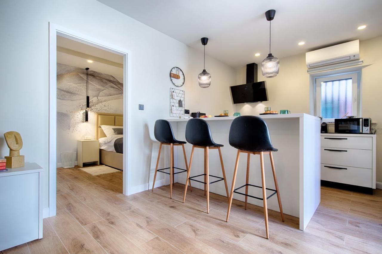 Apartment Kirinkin Віс Екстер'єр фото