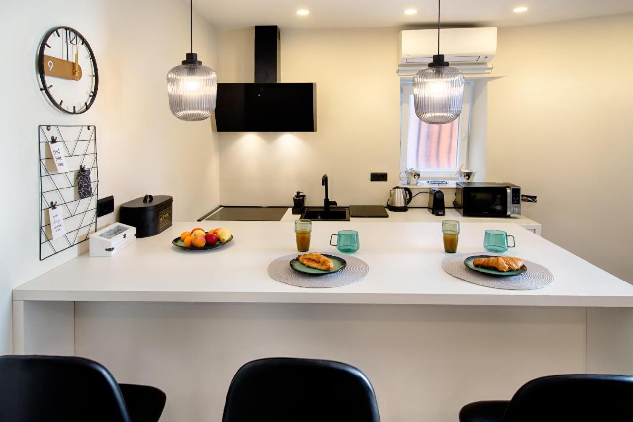 Apartment Kirinkin Віс Екстер'єр фото